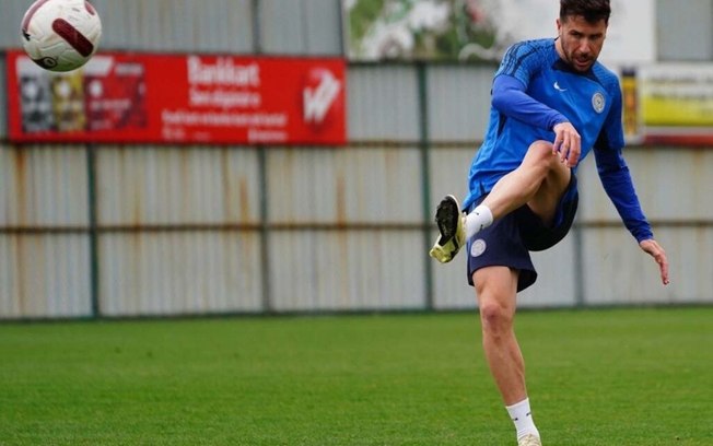 Gustavo Sauer treinando pelo Rizespor