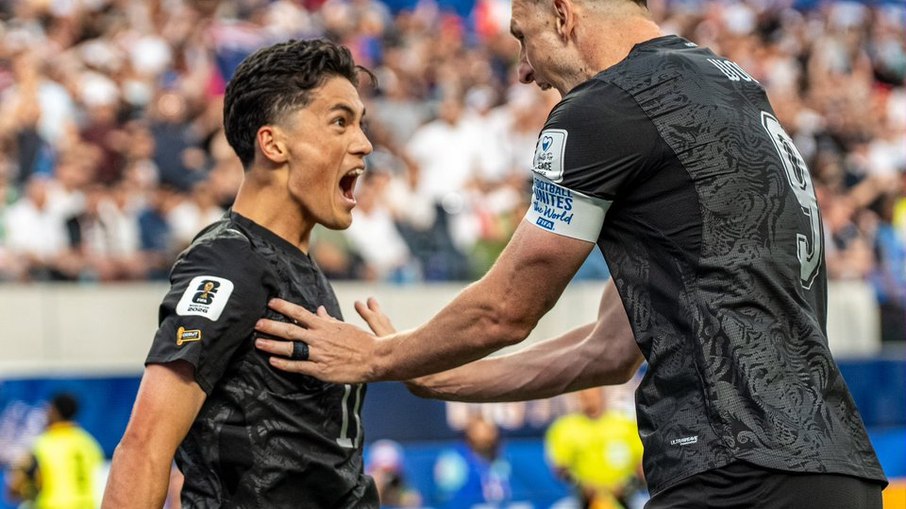 Just anotou dois gols para a Nova Zelândia contra o Irã Just anotou dois gols para a Nova Zelândia contra o Irã