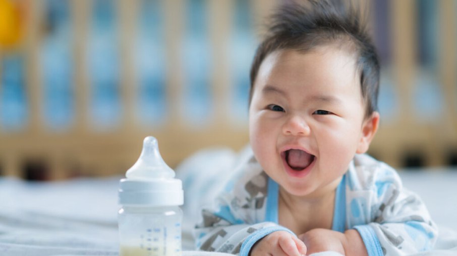 A ingestão de água pode desencadear diversos problemas de saúde nos bebês.