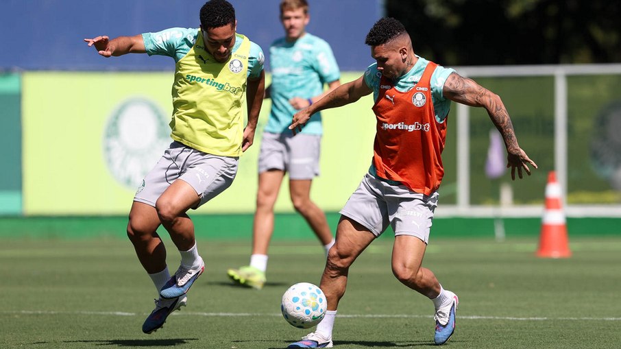 Paulinho no treino dessa segunda-feira (20)