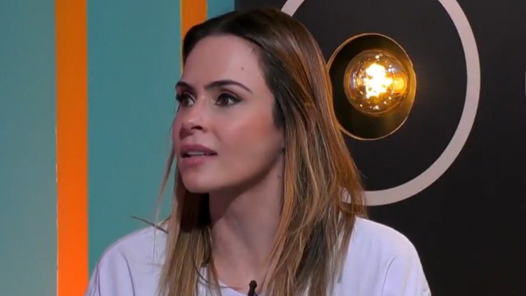 Ana Paula Renault faz alerta e desabafa: "Medo do nosso poder”