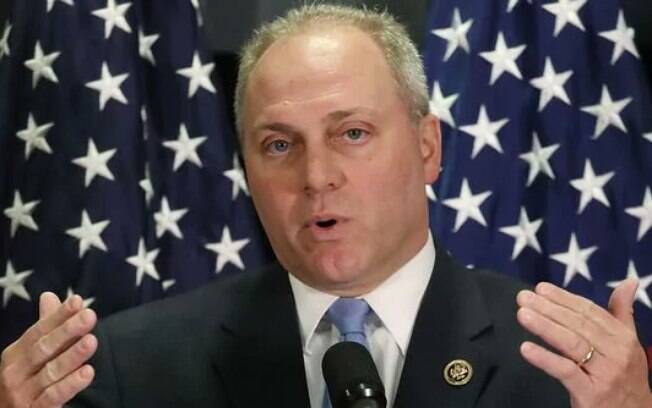 O congressista Steve Scalise ficou ferido, nesta quarta-feira, após um homem abrir fogo em um treino de beisebol