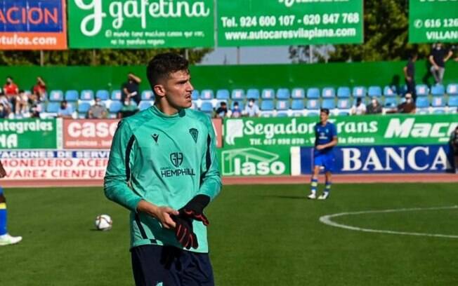 Goleiro é relacionado para jogo com o Real Madrid e relembra: 'Fui visitar o Santiago Bernabéu como turista'