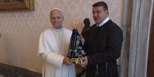 VÍDEO: Papa recebe Imagem de Nossa Senhora Aparecida