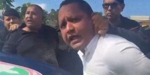 Prefeito de Macapá agride cinegrafista durante visita a obras