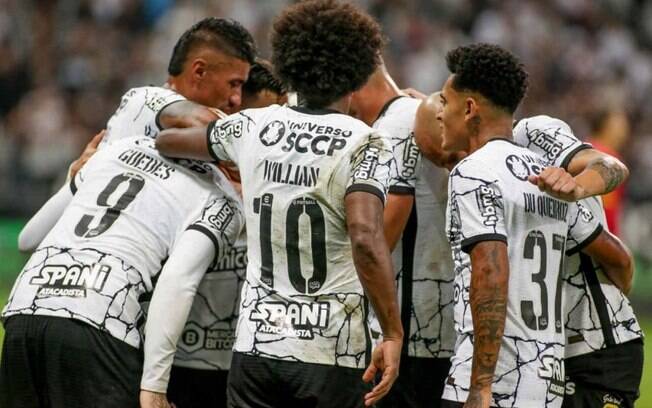 Com maratona de jogos, Corinthians terá clássicos durante semanas decisivas na Libertadores