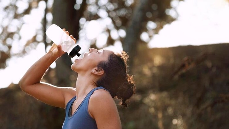 Calor escaldante: especialistas reforçam cuidados para manter a hidratação no verão