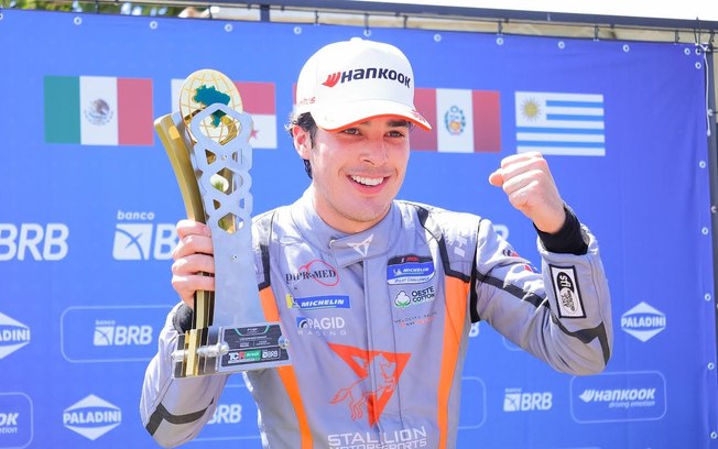 Celso Neto inicia temporada do TCR Brasil na vice-liderança