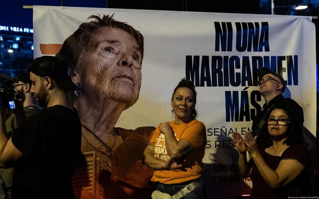O protesto foi desencadeado pelo dramático despejo de Maricarmen Abascal, de 87 anos, da residência onde viveu durante décadas O protesto foi desencadeado pelo dramático despejo de Maricarmen Abascal, de 87 anos, da residência onde viveu durante décadas
