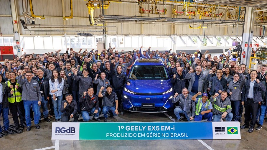 Primeiro Geely EX5 EM-i produzido no Brasil marca o início da fabricação da marca no Complexo Ayrton Senna, no Paraná