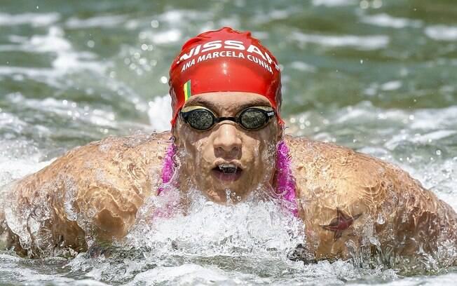 Ana Marcela Cunha é, agora, a única atleta a ter três medalhas de ouro na principal prova de natação em águas abertas do Campeonato Mundial