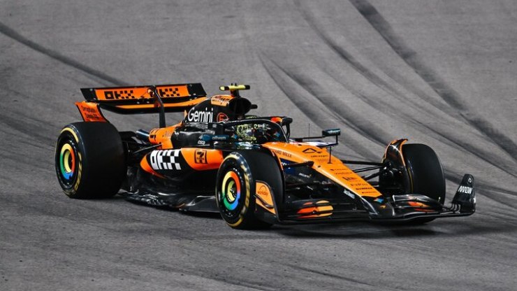 McLaren é campeã de construtores; Russell vence GP de Singapura