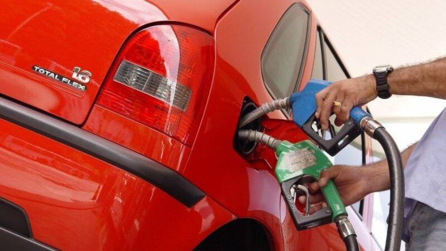 Levantamento da Veloe e Fipe indica qual combustível tem custo x benefício mais interessante para veículos Flex