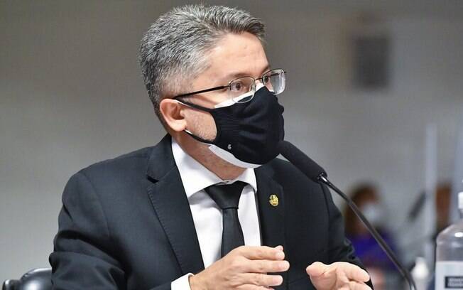 CPI da Covid não vai prender nem fazer impeachment, prevê senador Alessandro Vieira, membro da comissão