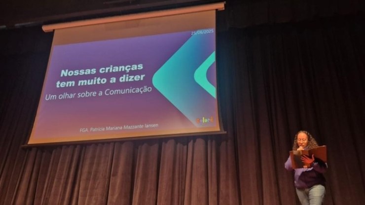 Auxiliares da Educação Infantil participam de encontro em Vinhedo