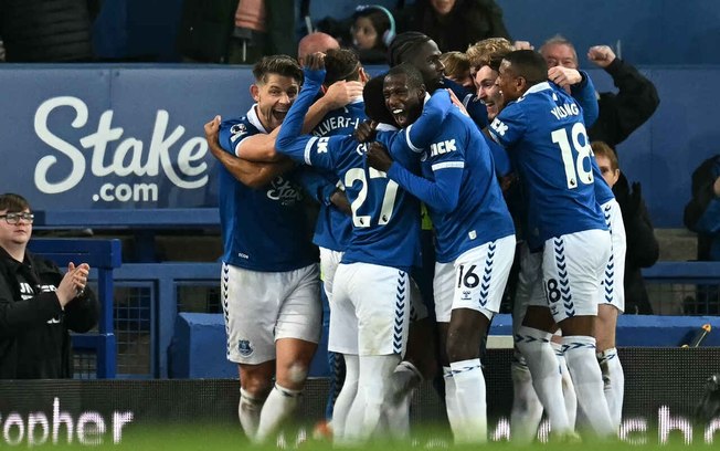 Everton é uma das agremiações mais tradicionais da Inglaterra