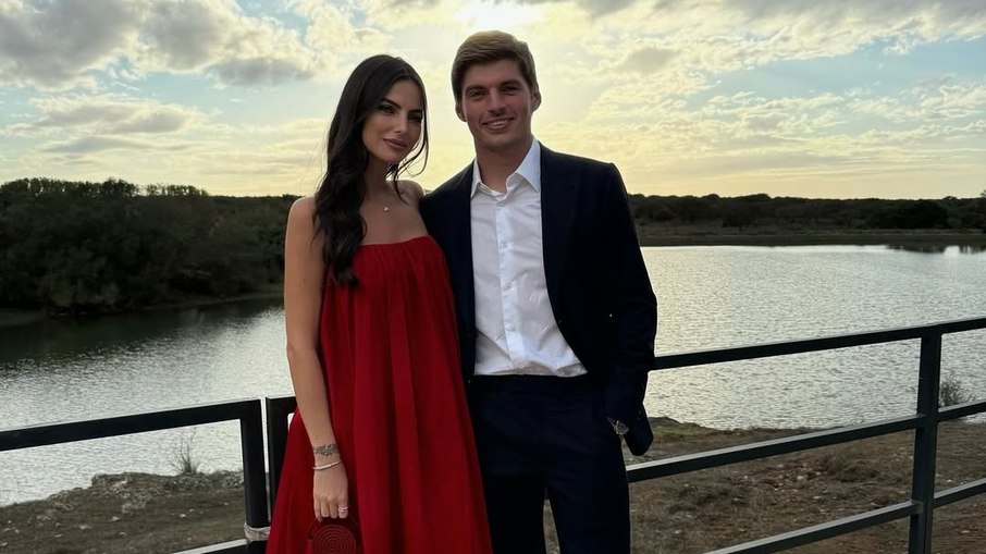 Max Verstappen e Kelly Piquet estão juntos desde 2020