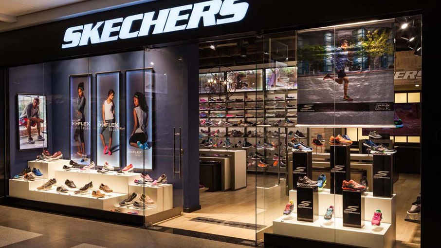 A Skechers tem cerca de 10 lojas físicas no Brasil A Skechers tem cerca de 10 lojas físicas no Brasil