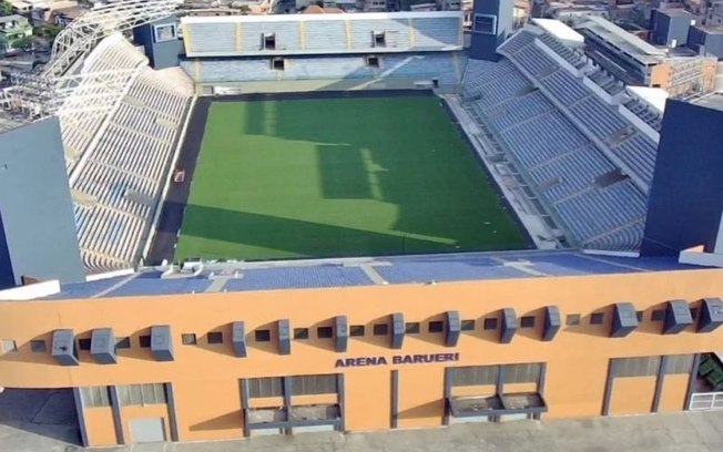 Melhorias e reformas: Arena Barueri recebe gramado sintético Melhorias e reformas: Arena Barueri recebe gramado sintético