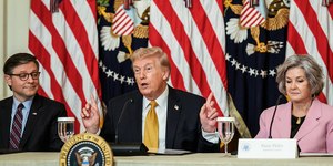 Caso Trump: celular em colete teria evitado ferimento de policial