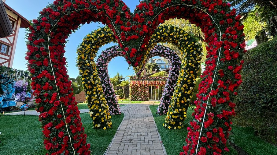 Rua de Gramado ganha parque inspirado no Miracle Garden de Dubai