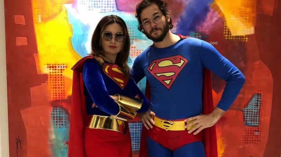 Fátima Bernardes e Túlio Gadêlha combinam fantasias
