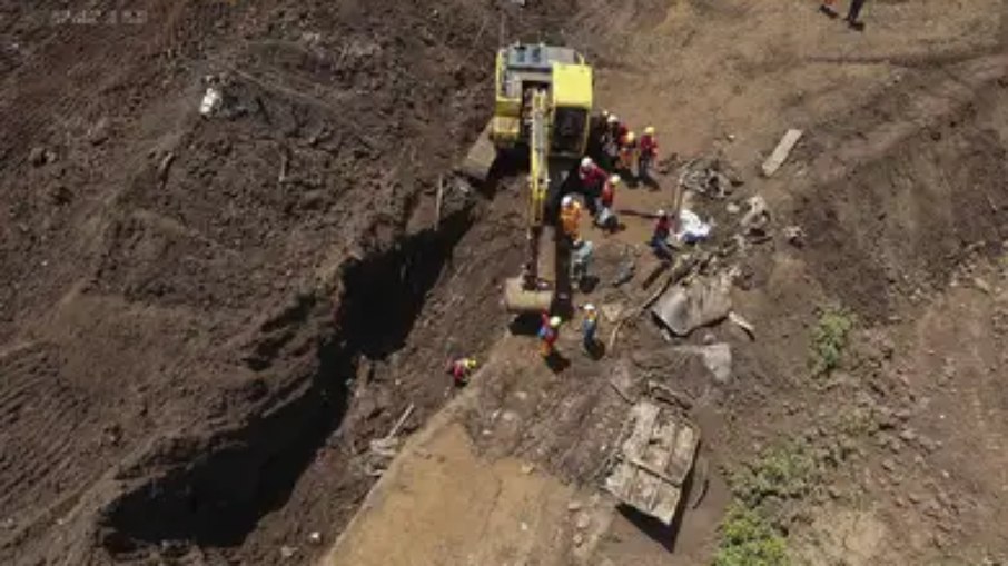 Registro do Corpo de Bombeiros de Minas Gerais no resgate de vítima do rompimento da barragem da Mina Córrego do Feijão, em Brumadinho