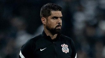 Entenda a situação de António Oliveira no Corinthians