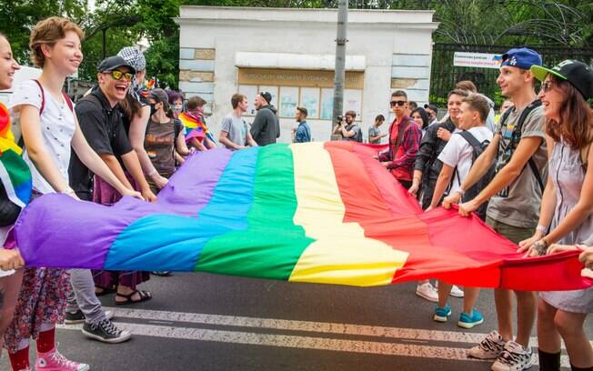Parada LGBT+ deste ano relembra os 50 anos da Revolta de Stonewall, em Nova York