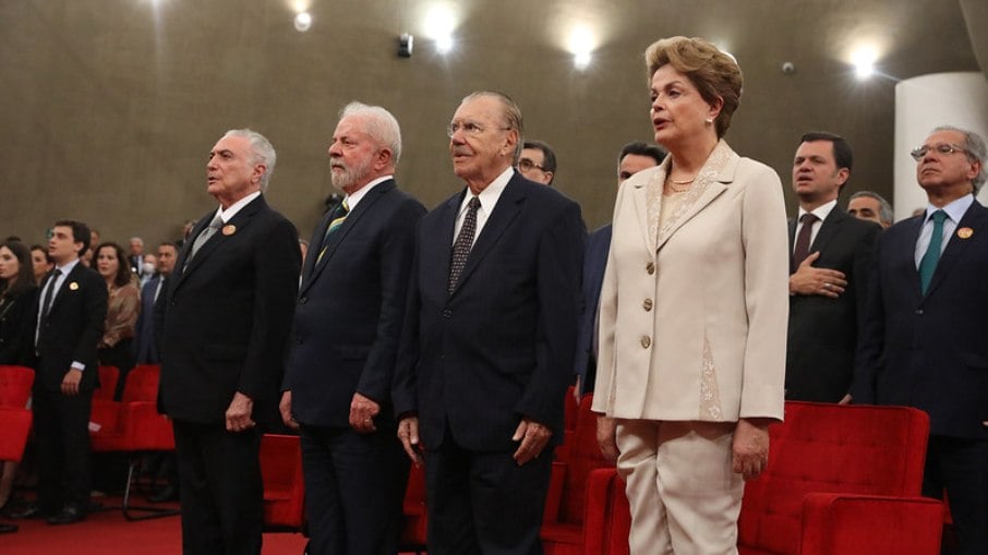 Temer, Lula, Sarney e Dilma acompanharam a posse de Moraes no TSE