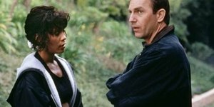 Guarda-costas de Whitney Houston na vida real faz revelações sobre a estrela que teve morte trágica