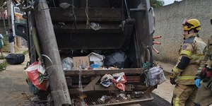 Gari perde a perna após acidente com caminhão de lixo