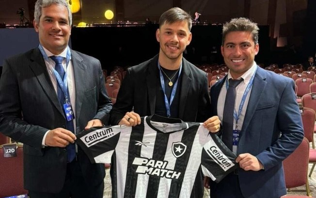 Thairo Arruda elogia janela do Botafogo