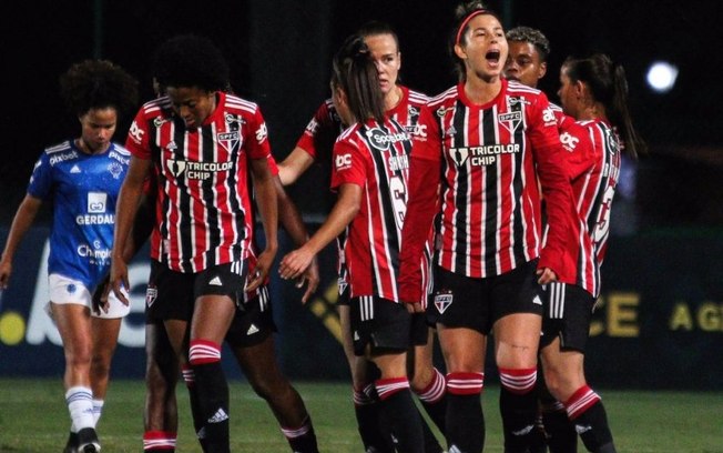 São Paulo vence o Cruzeiro pelo Campeonato Brasileiro Feminino e fica perto da liderança