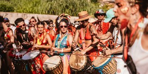 O bloco mineiro Cómo te Lhama? traz Carnaval com sabor latino
