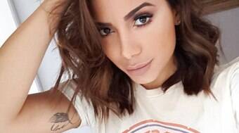 Cantora não se intimida com época pré-carnaval e shows não param