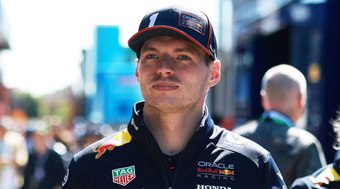 Web%20reage%20%C3%A0%20poss%C3%ADvel%20ida%20de%20Verstappen%20para%20Mercedes
