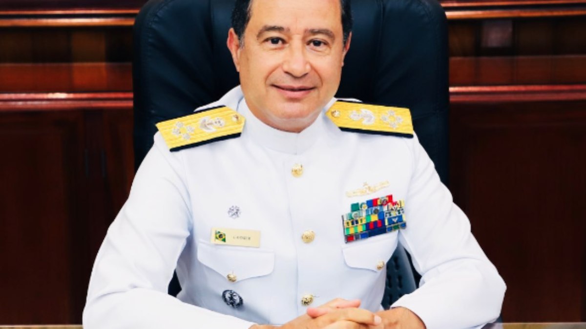 Almirante de Esquadra Almir Garnier Santos (Marinha do Brasil)