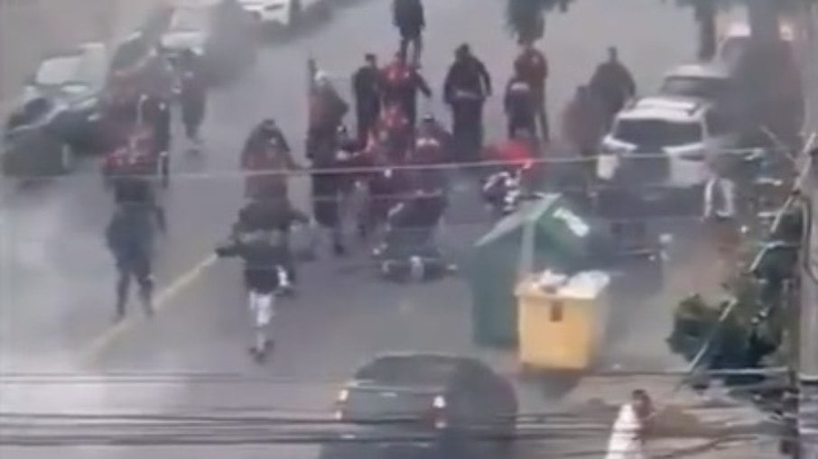 Torcedores de Athletico-PR e Juventude brigam nos arredores do estádio Alfredo Jaconi