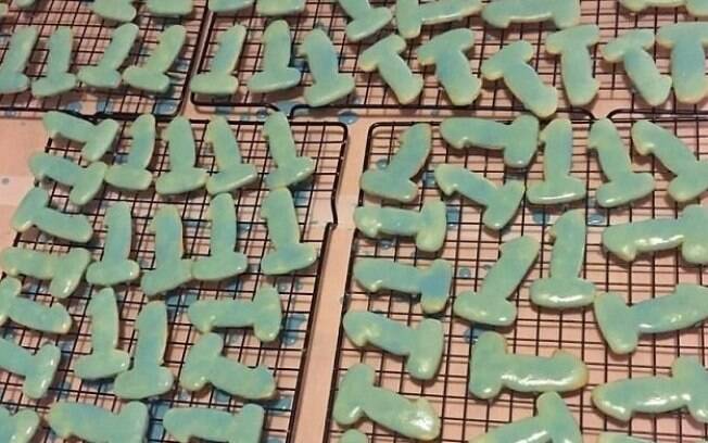 A mãe passou oito horas preparando biscoitos para a festa de aniversário do filho, mas o resultado não foi como o planejado