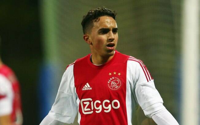 Abdelhak Nouri tem apenas 20 anos de idade e se destacou no time B do Ajax na temporada passada