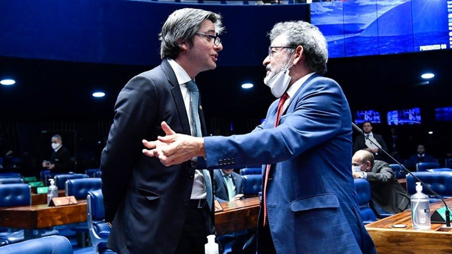 Carlos Portinho (PL-RJ) e Paulo Rocha (PT-PA) divergem sobre PEC da Transição