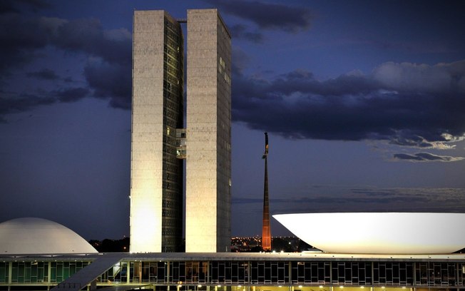 Entre a saúde e o lobby: a disputa tributária das bebidas