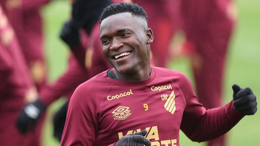 Kevin Viveros é a maior contratação da história do Athletico