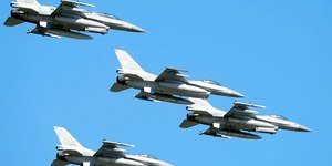 Polônia envia jatos após ataque russo perto da fronteira