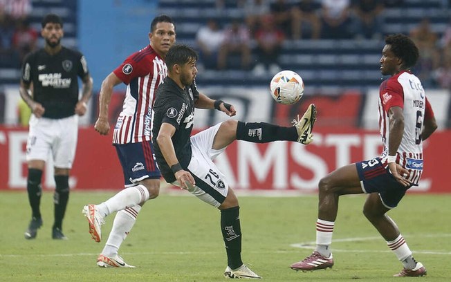 Óscar Romero em campo pelo Botafogo