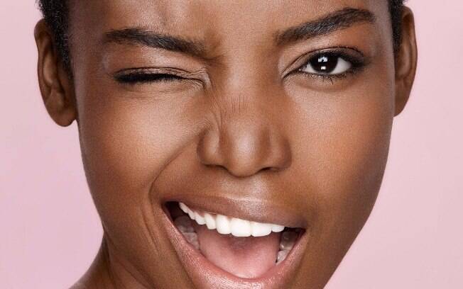 A L'Oréal, empresa multinacional francesa de cosméticos elegeu a angolana Maria Borges como 