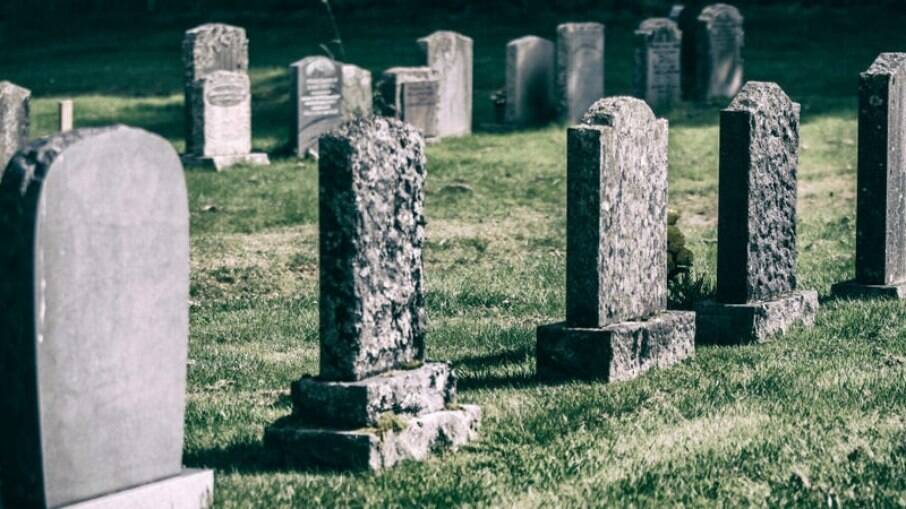 Lápides em um cemitério