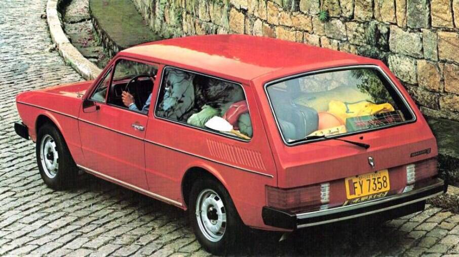 VW Variant II vinha com ainda  mais espaço e podia vir com limpador do vidro traseiro, além de pneus radiais de aro 14