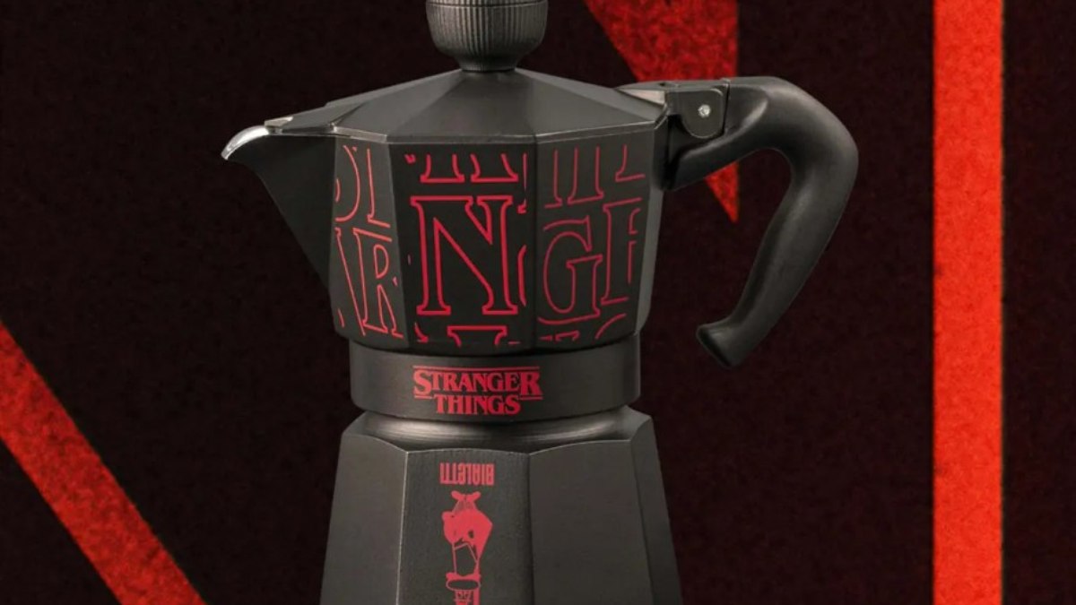 Cafeteira de Stranger Things Toca a Música da Série e Bomba na Amazon! Veja os Preços